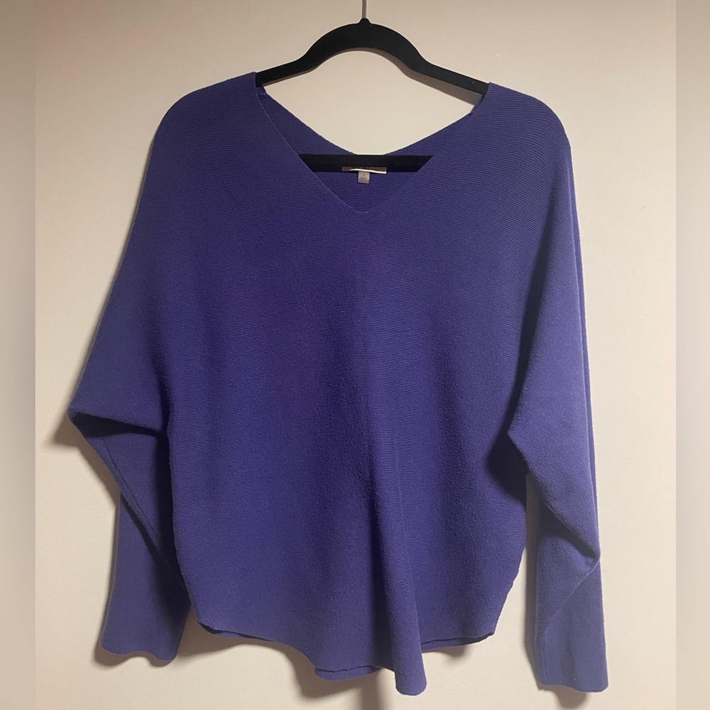 Villa Milano v neck sweater size L
